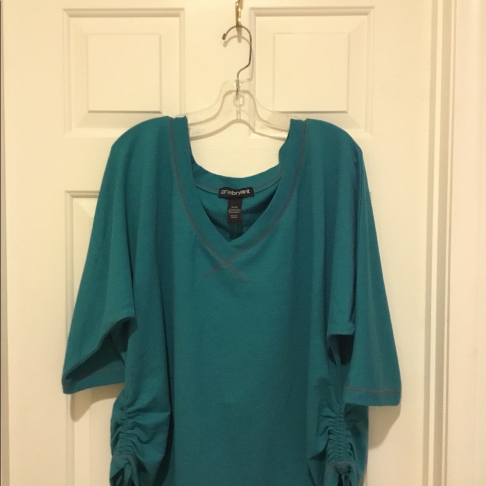 New w/tags adorable top